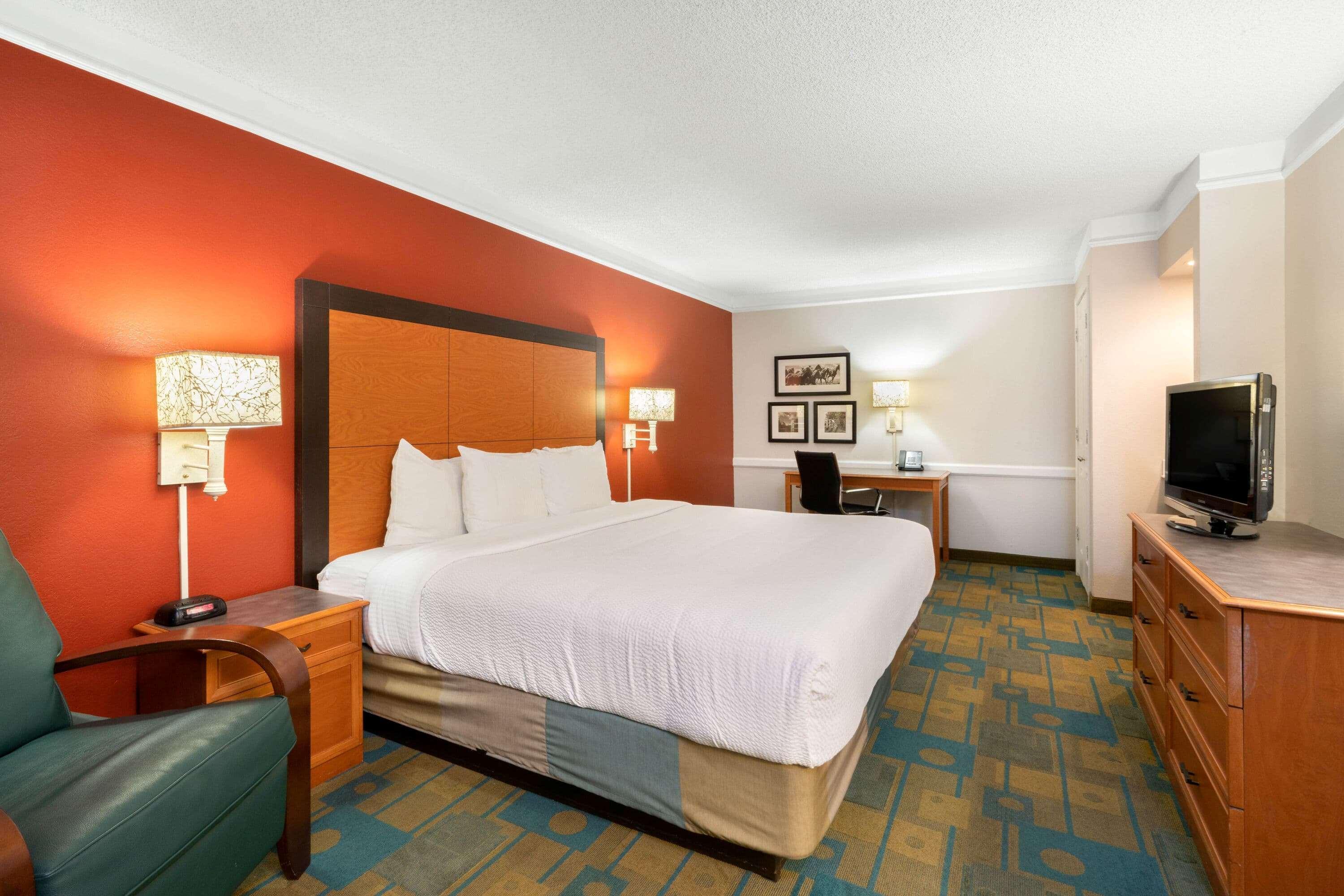 La Quinta Inn By Wyndham Phoenix Sky Harbor Airport Tempe Exterior photo