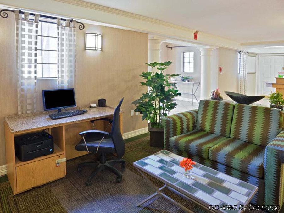 La Quinta Inn By Wyndham Phoenix Sky Harbor Airport Tempe Exterior photo